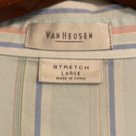 Van Heusen. Large button up. - Picture 2 of 3
